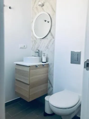 Hostal El Caprichito マルベーリャ ゲストハウス